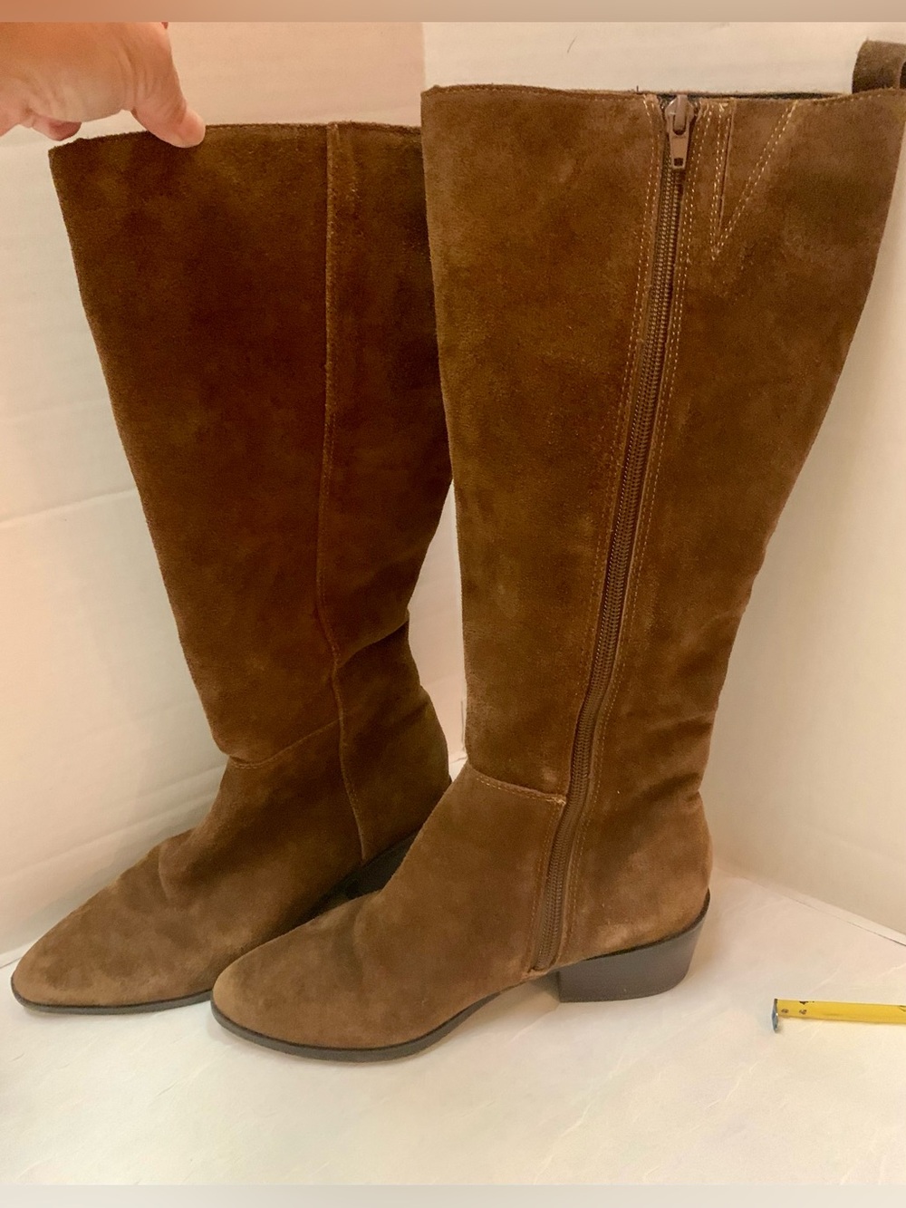 Bandilino women’s brown suede leather boots with zippers